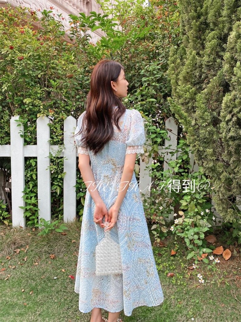 夏季刺绣花纹连衣裙，女装连衣裙，得到THETHAT