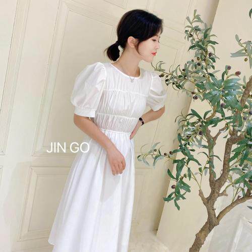 上身简单大方，胸前压褶很独特，粉色显肤白，女装，JIN GO