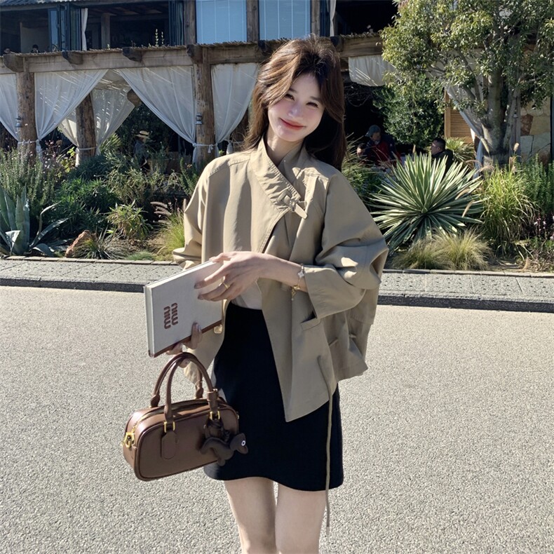 卡其色超好看立领风衣外套女春秋2026新款韩系减龄甜酷风休闲上衣,女装短外套,2C159