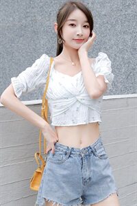 锁骨短袖衬衫女设计感小众夏季法式方领上衣女2021年新款，女装蕾丝衫/雪纺衫，寒都衣屋