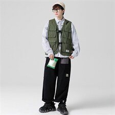 军绿色