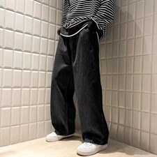 黑色