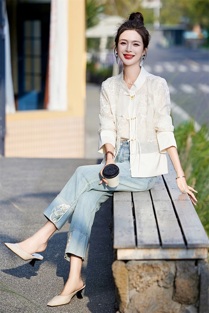 新中式国风薄款外套女2025春夏新款小香风短款时尚白色刺绣防晒衣,女装防晒衣,半夏