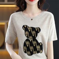 夏季新款圆领小熊图案针织短袖女款时尚百搭，女装T恤，秋虹羊绒