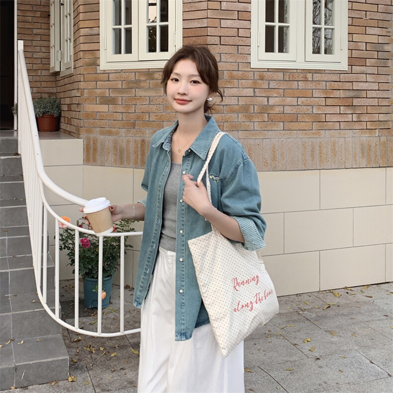 港风重工刺绣叠穿衬衣女款2025新款爆款早春休闲百搭牛仔衬衫外套,女装牛仔外套,依路服饰
