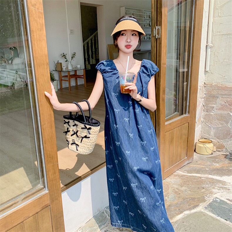 法式复古蝴蝶结印花连衣裙女2024夏季新款韩版露背小心机牛仔长裙，女装连衣裙，秋水欣儿