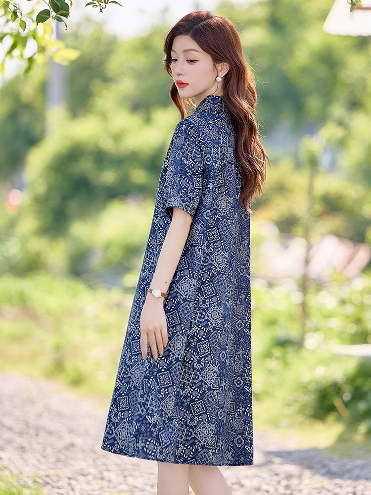 现货2025年夏季文艺复古印花妈妈休闲连衣裙,女装连衣裙,依恋蒂丝