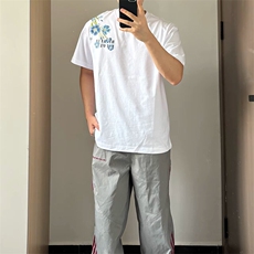 白色