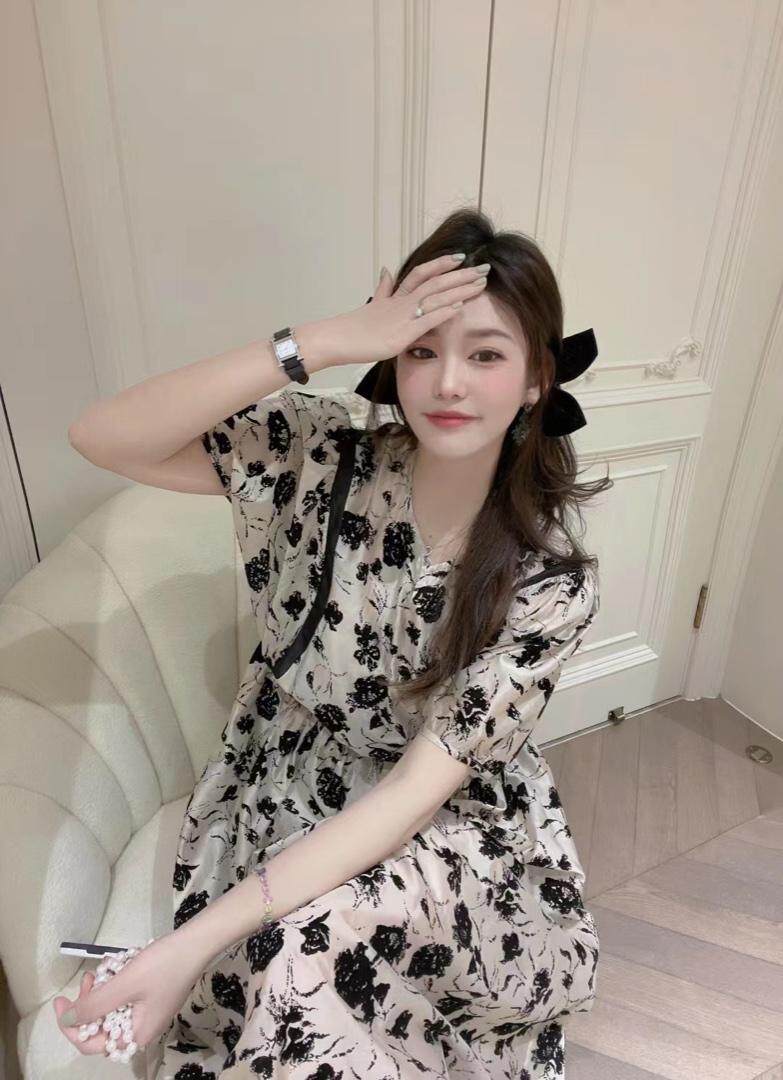 夏季韩版花裙，其它，唇蔻