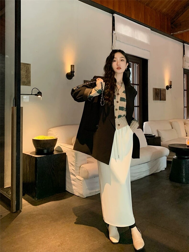秋冬绿色条纹加厚短款V领单排扣针织开衫女宽松百搭外套上衣休闲图片