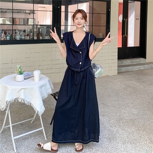 藏青色显瘦气质马甲时尚套装女夏季新款设计感小个子半身裙两件套图片