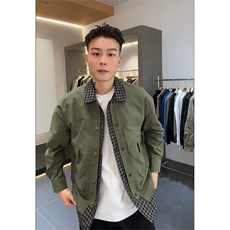 军绿色