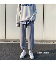 浅灰色
