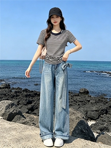 慵懒风时尚休闲套装女夏季新款圆领条纹短袖上衣烫钻牛仔裤两件套图片