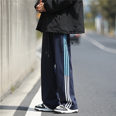 藏青色