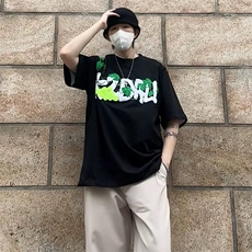 黑色