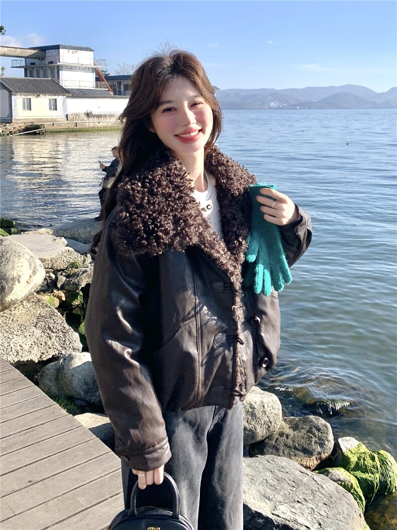 美拉德巨好看蛋白皮衣羽绒服女2025冬季新款双子星高端高级外套,女装羽绒服,艾米莉亚