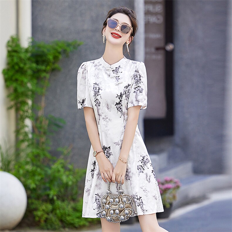 2025夏季新款新中式印花国风盘扣旗袍碎花连衣裙女短袖气质裙子潮,女装连衣裙,美沁