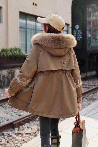 2021早冬上新大狐狸毛领袖笼刺绣设计中长款派克服，女装，红雀纺