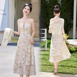 碎花连衣裙两件套2024年夏季新款高级感法式洋气减龄仙女裙套装女图片
