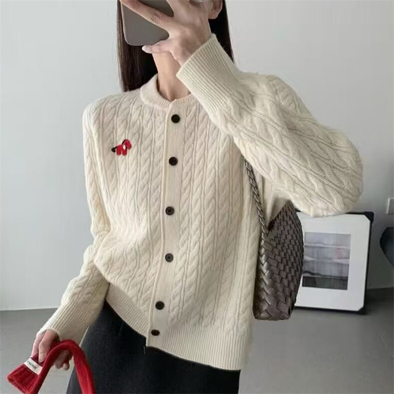 2026年秋季时尚百搭通勤简约休闲圆领麻花小马开衫，女装羊毛衫，新胜羊绒