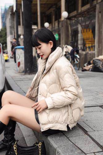 90绒羽绒服，女装羽绒服，娇姿百合