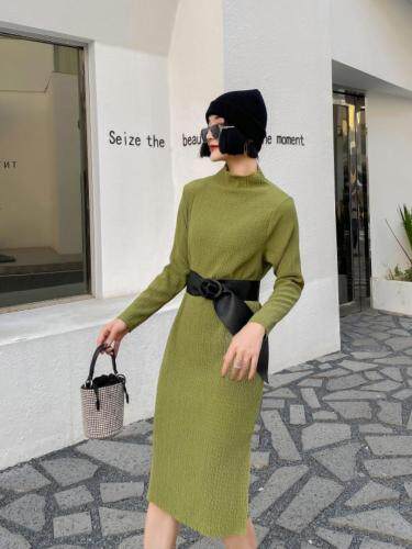 秋装连衣裙，女装连衣裙，红燕子