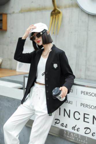 火爆热销中，俩色三码，加厚外套，其它，魅影菲怡