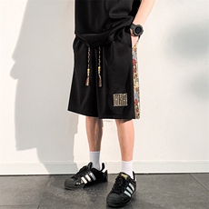 黑色