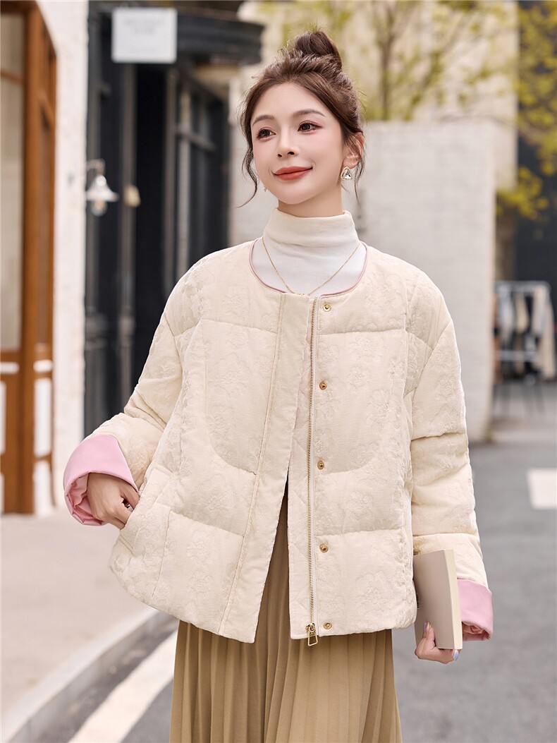 时尚提花新中式羽绒服女短款2025新款90%白鸭绒外套,女装羽绒服,姿衣坊