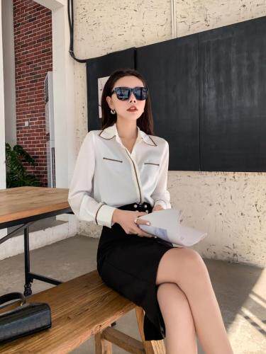 新款白衬衣搭配黑色包裙，女装，M&G