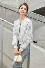 新中式风棒球服外套女春秋独特漂亮超火好看休闲减龄短款小夹克，女装短外套，美沁