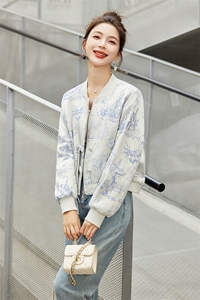 新中式风棒球服外套女春秋独特漂亮超火好看休闲减龄短款小夹克图片