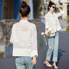 新中式国风薄款外套女2025春夏新款小香风短款时尚白色刺绣防晒衣，女装防晒衣，半夏