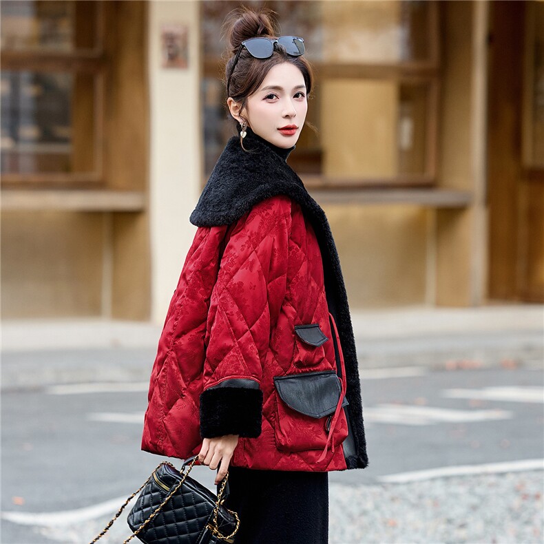 现货，现货，2025冬装新款皮毛一体拼接时尚潮流保暖羽绒服,女装羽绒服,伊仟回