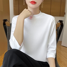 纯白色