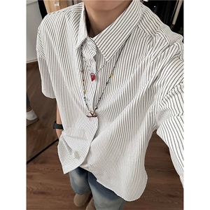 白色正肩条纹短袖衬衫男款夏季日系复古少年感衬衣潮牌五分袖外套图片