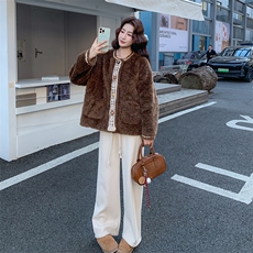 咖色皮毛一体羊羔毛外套女冬季2025新款韩版高级感毛绒短款棉衣，女装毛呢外套，2C120