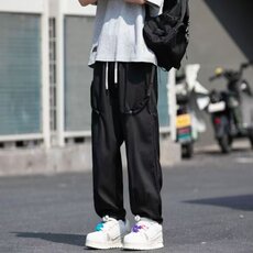 黑色