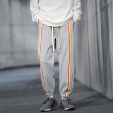 灰色