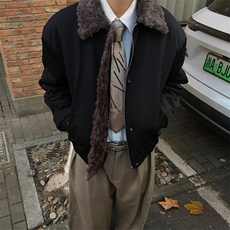 黑色