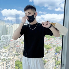 黑色