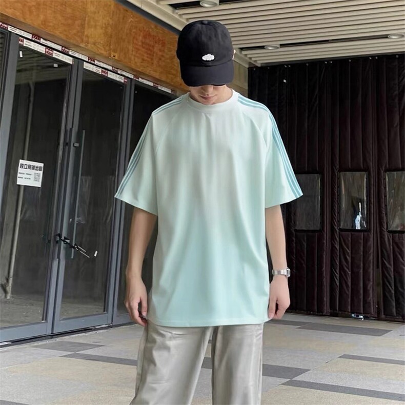 抖音得物品质二开240克宽松纯棉美式潮牌印花三条杠中性风短袖T恤,男装T恤,电商A486