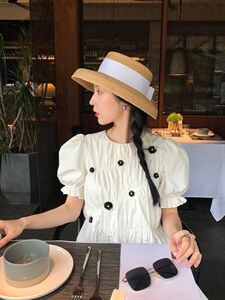 白色泡泡袖公主裙图片
