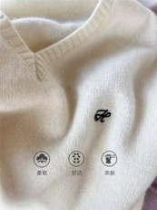 时尚气质V领无袖毛衣马甲女秋冬季新款百搭显瘦简约纯色针织背心，女装马甲，德聚羊绒