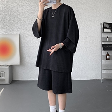 黑色