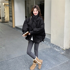 冬日韩系宽松羽绒服配围巾女2025新款设计感小个子大口袋保暖外套，女装羽绒服，2C159