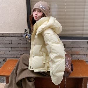 现货新款独特超好看短款羽绒服女款冬季连帽面包服小个子羽绒服图片