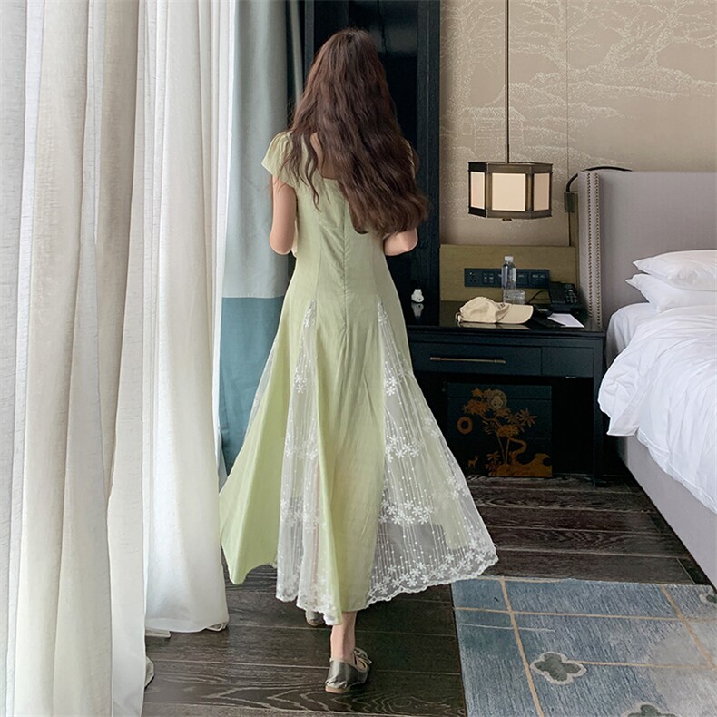 蕾丝拼接绿色连衣裙女夏2025新款高级感流行绝美超火小众设计感,女装连衣裙,浙宝305