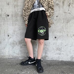 【】A003-HK7181-P35夏装新款兔八哥运动短裤 女模1图片